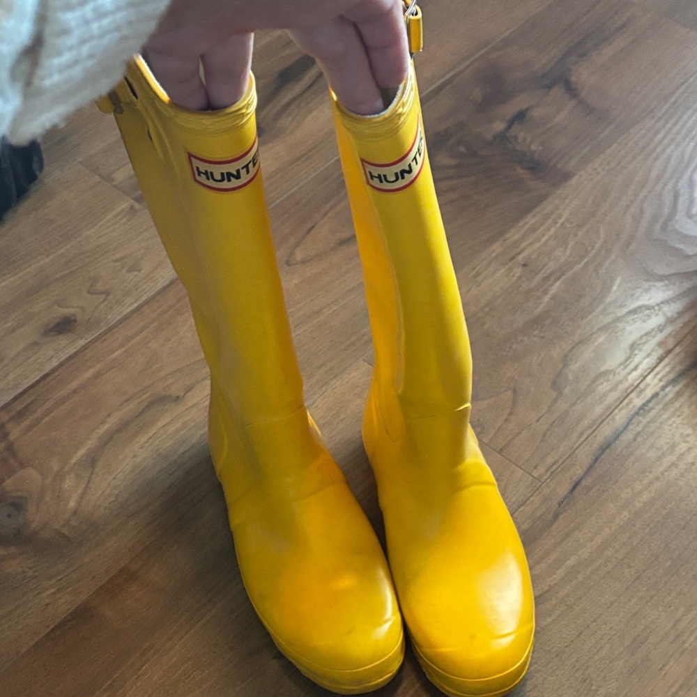 Hunter Women's Bright Yellow Rain Boots